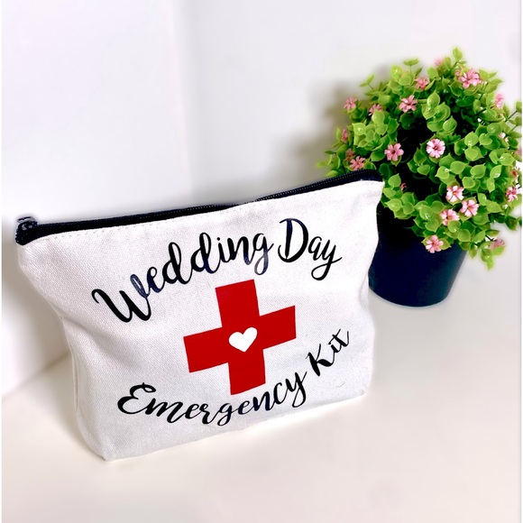 WEDDING DAY EMERGENCY KIT - Picture 2 of 5